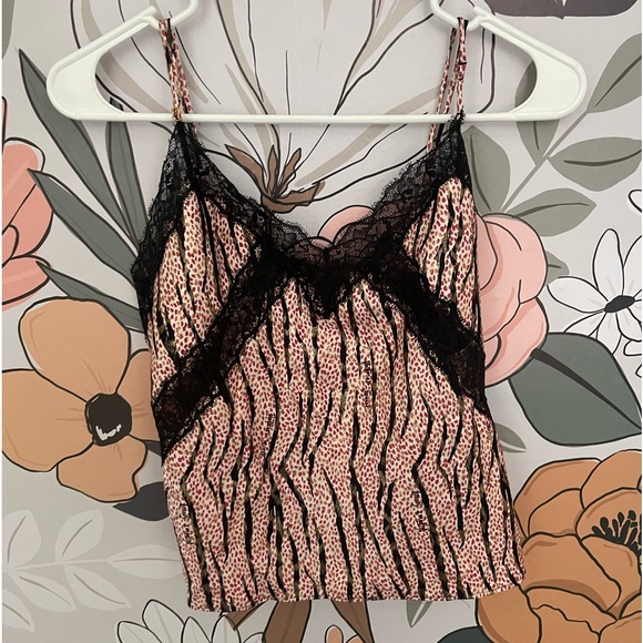 Victoria's Secret Women's Red and Pink Set - Picture 2 of 6